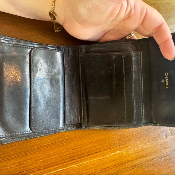 Vintage Chanel Black Caviar Leather Wallet - Missing Holo - Picture 6 of 6